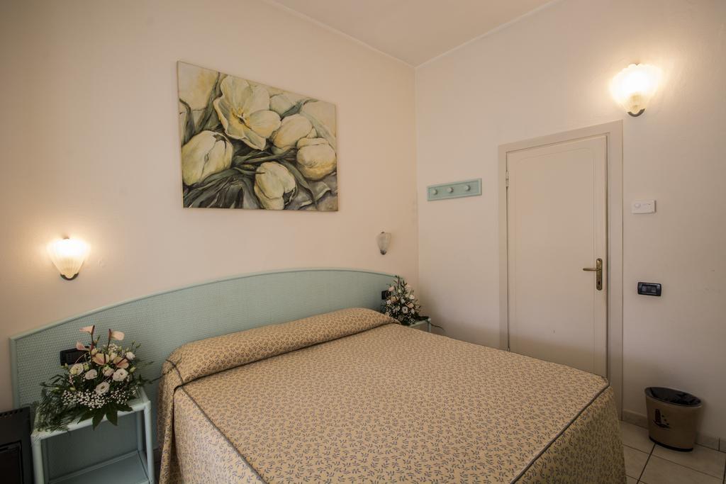 Hotel Riviera Blu Tirrenia Pokój zdjęcie