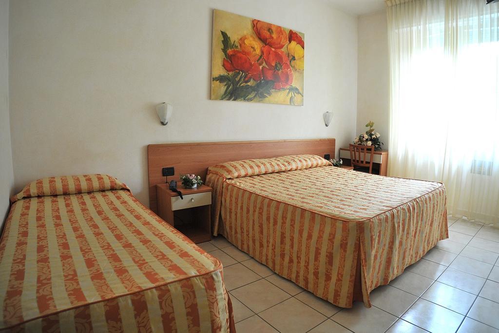 Hotel Riviera Blu Tirrenia Zewnętrze zdjęcie