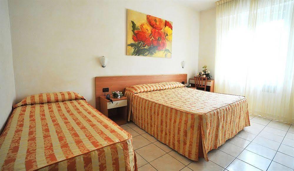 Hotel Riviera Blu Tirrenia Zewnętrze zdjęcie